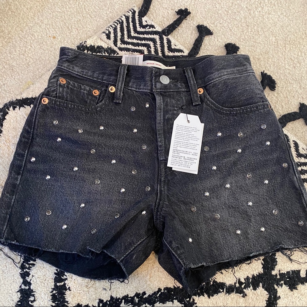 Levi’s Hi-Rise wedgie cutoff shorts studs 25 NWT